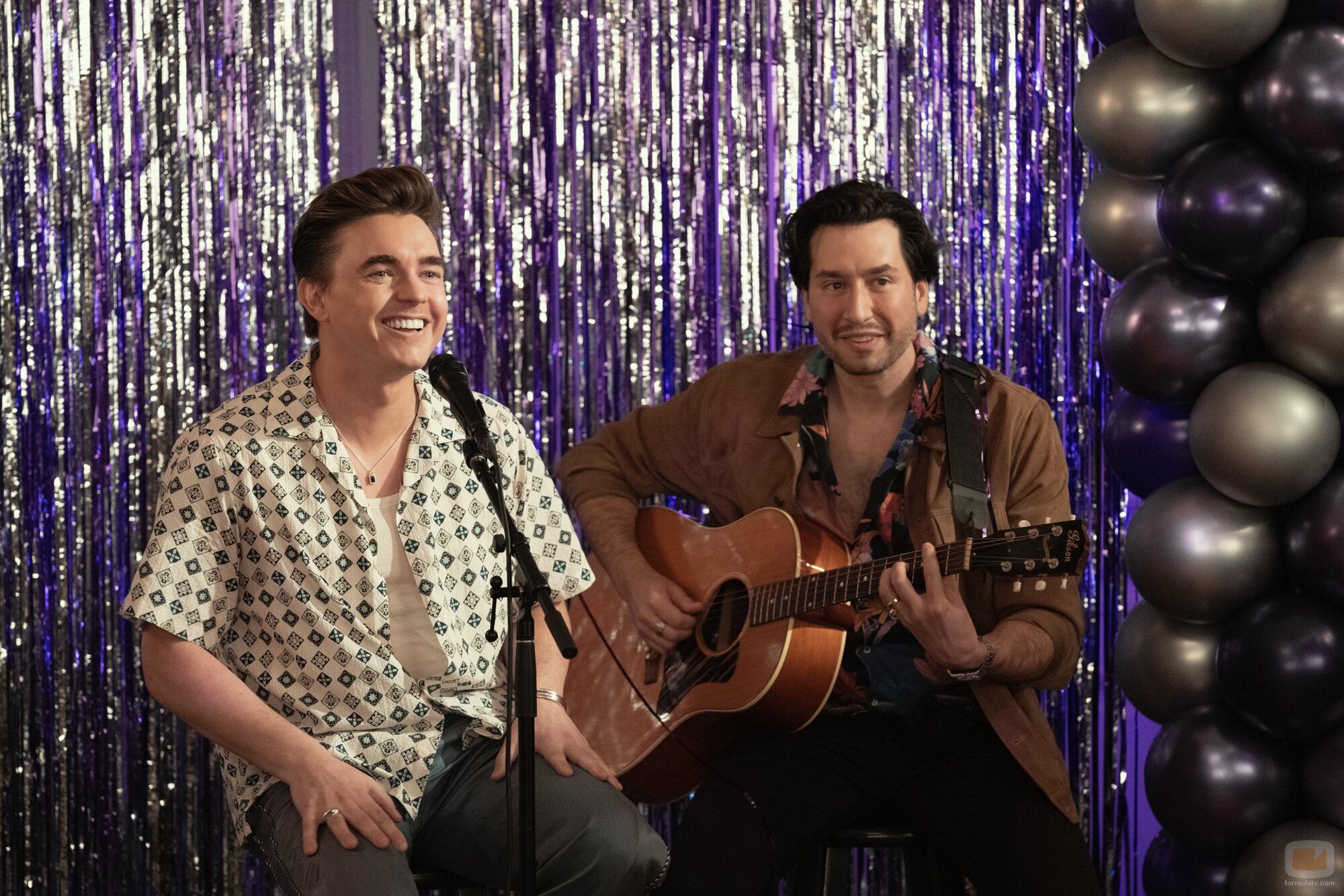 Jesse McCartney en 5x02 'La Fan Número Uno' de 'Hacks'