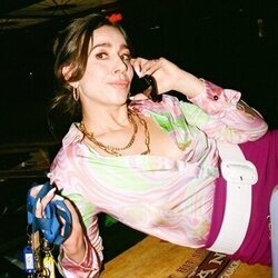 Lucia Aniello en el 5x03 de 'Hacks'