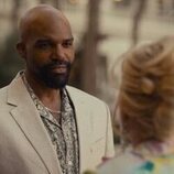 Carl Clemons-Hopkins en Capítulo 3 titulado 'Sin Trucos Nuevos' de 'Hacks'