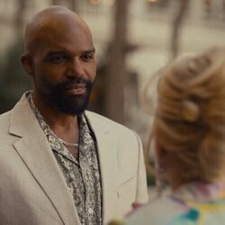 Carl Clemons-Hopkins en Capítulo 3 titulado 'Sin Trucos Nuevos' de 'Hacks'