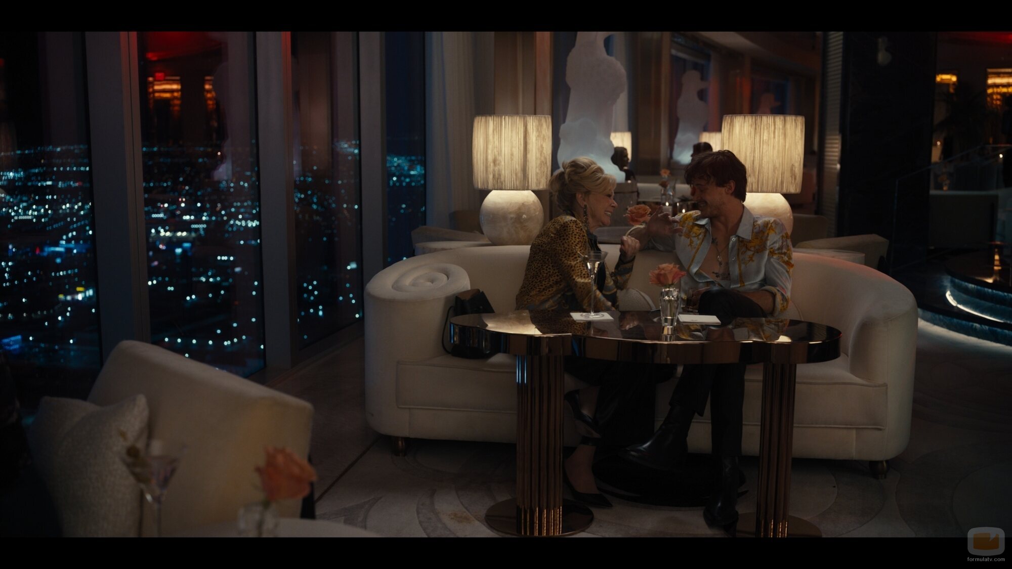 Christopher Briney y Jean Smart en 'Sin Trucos Nuevos' de 'Hacks'