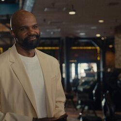 Carl Clemons-Hopkins en 5x03 titulado 'Sin Trucos Nuevos' de 'Hacks'