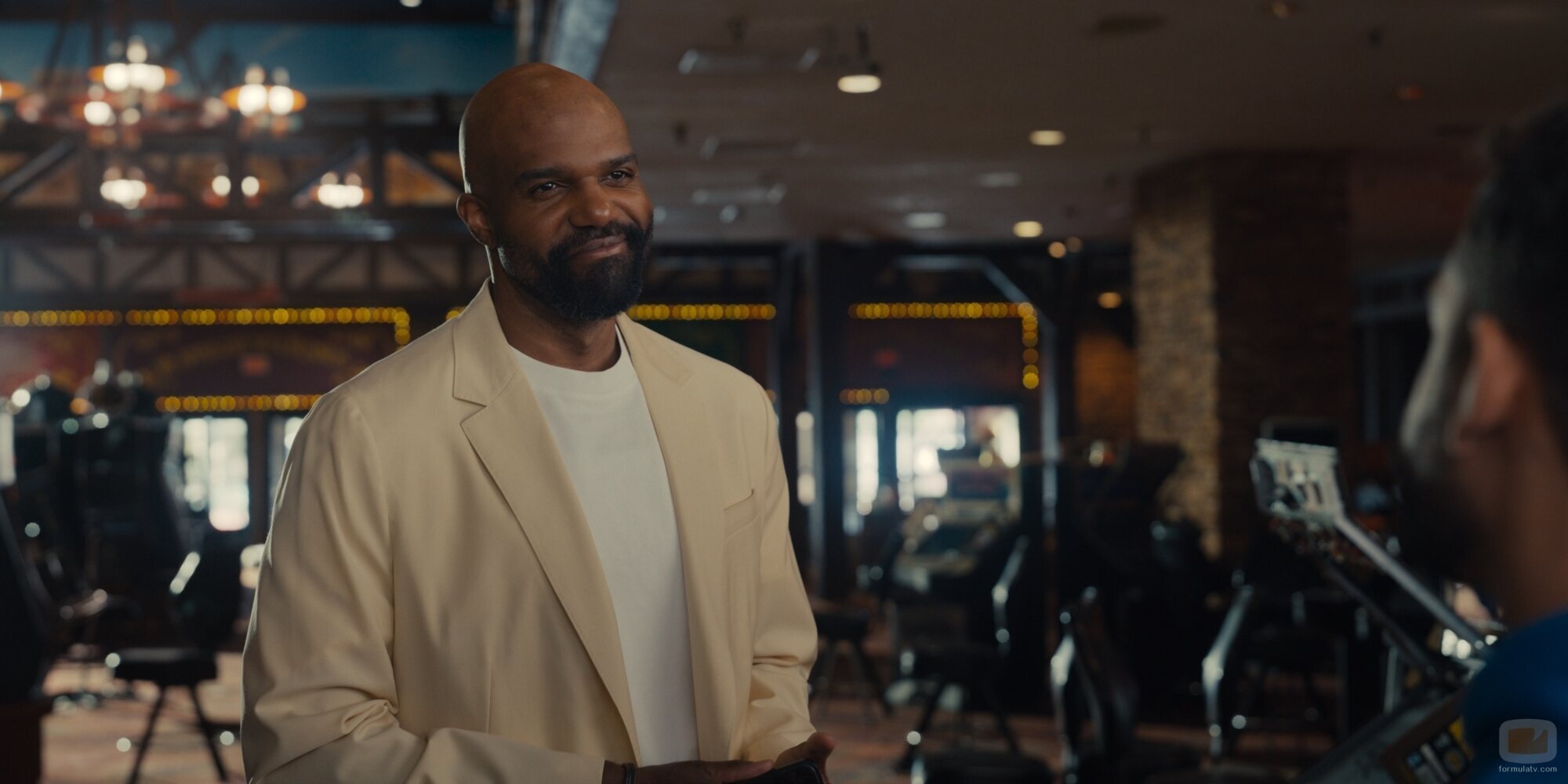 Carl Clemons-Hopkins en 5x03 titulado 'Sin Trucos Nuevos' de 'Hacks'