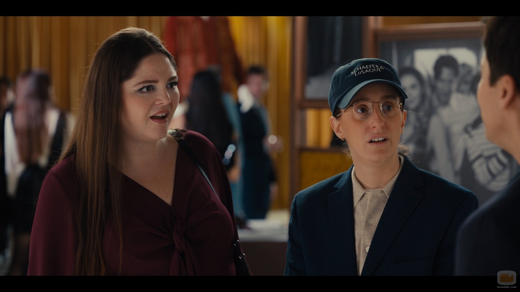 Megan Stalter y Robby Hoffman en 5x04 titulado '¿Quién Hace La Cena?' de 'Hacks'