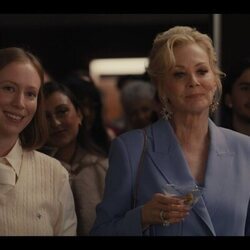 Hannah Einbinder y Jean Smart en 5x04 '¿Quién Hace La Cena?' de 'Hacks'