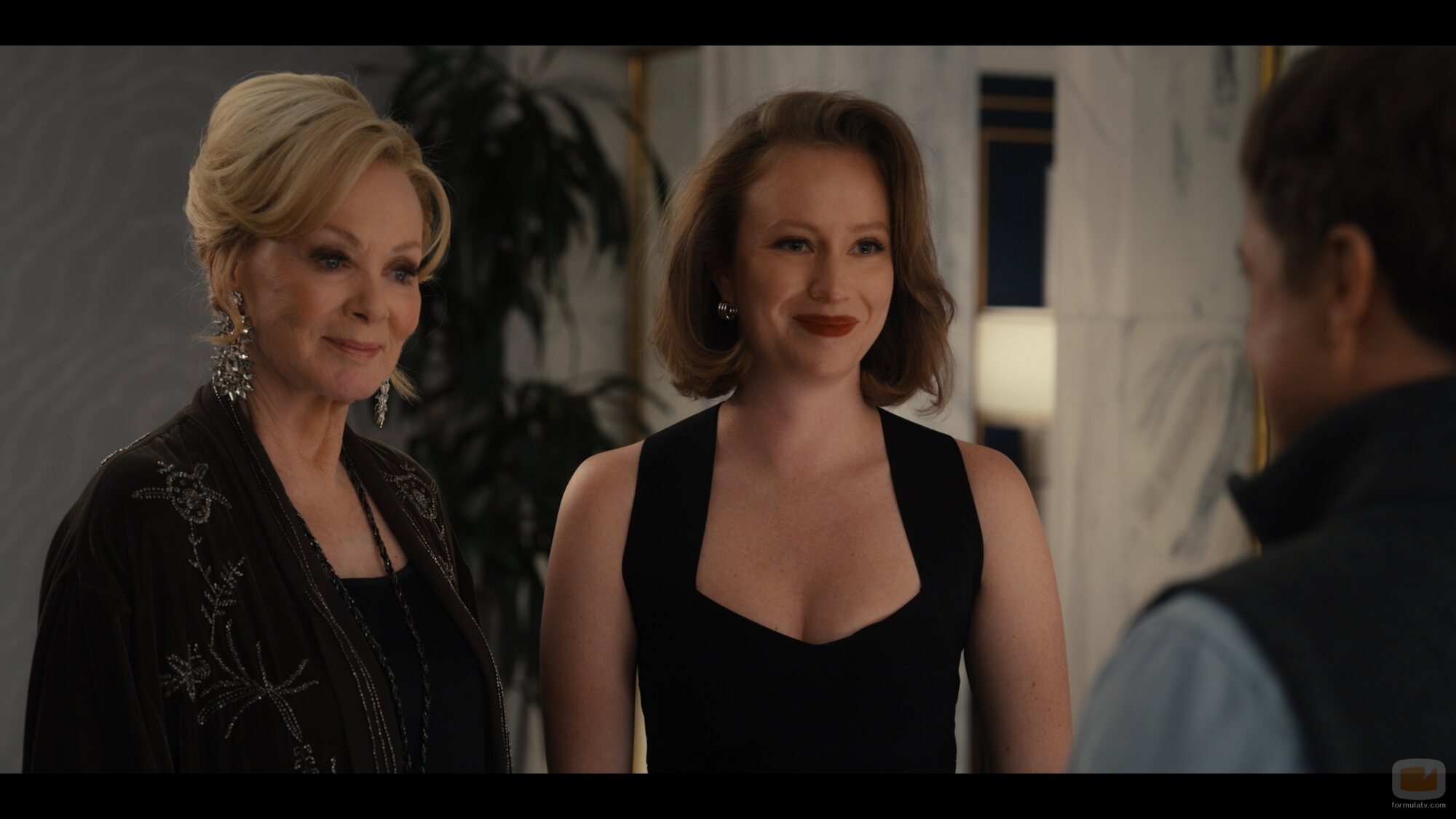 Jean Smart y Hannah Einbinder en 5x06 'Quikscribbl' de 'Hacks'