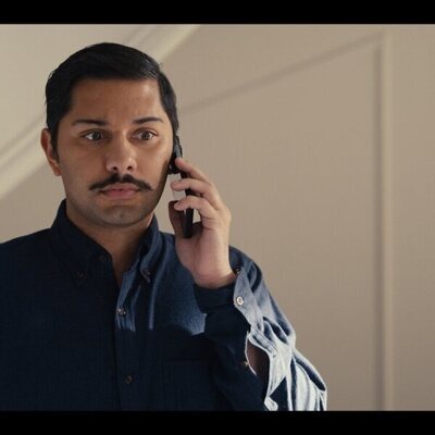 Mark Indelicato en la temporada 5 y el capítulo 07 de 'Hacks'