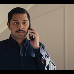 Mark Indelicato en la temporada 5 y el capítulo 07 de 'Hacks'