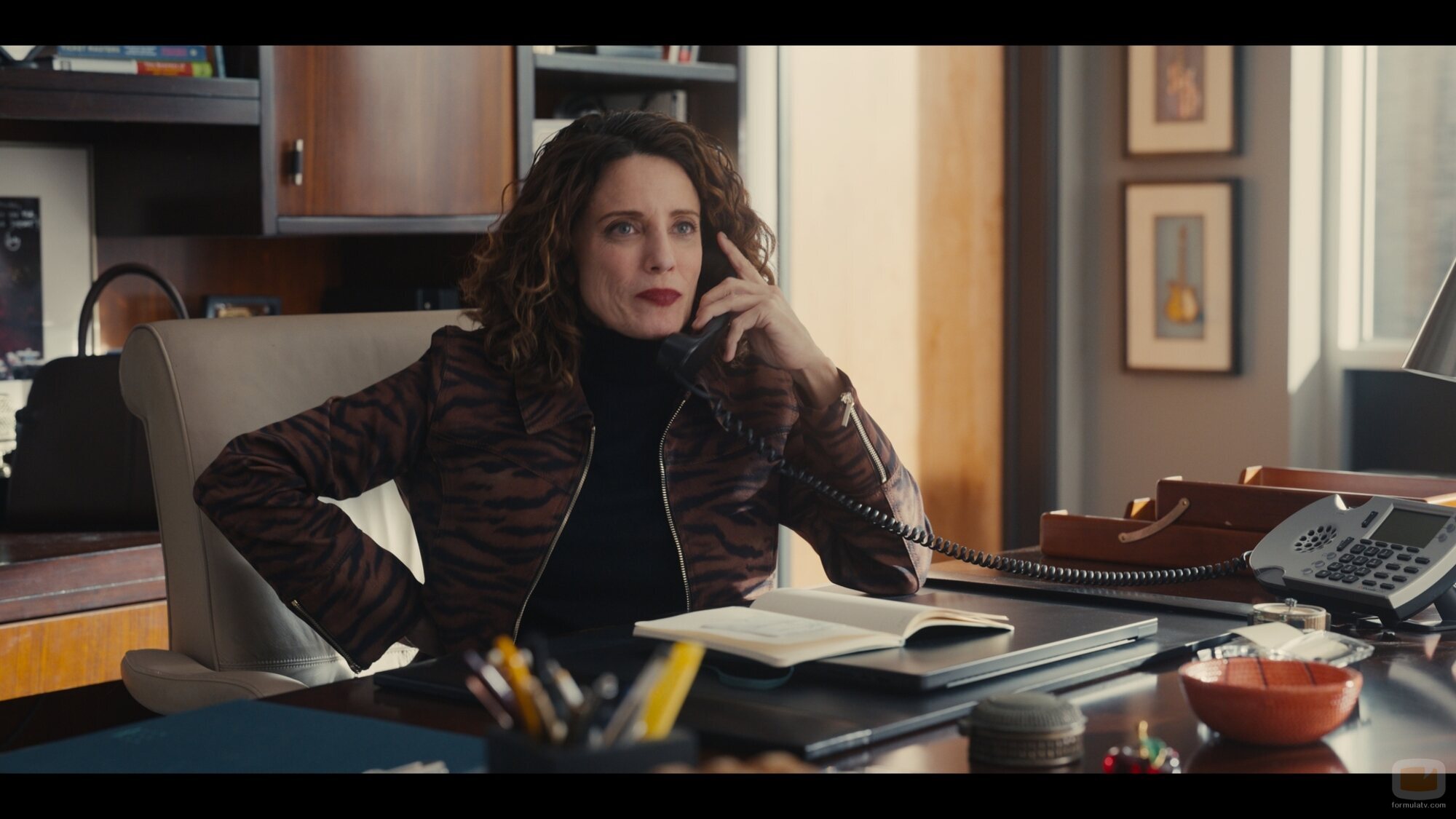 Alanna Ubach en 'El Cubo' de 'Hacks'