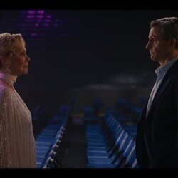 Tony Goldwyn y Jean Smart en el 5x09 de 'Hacks'