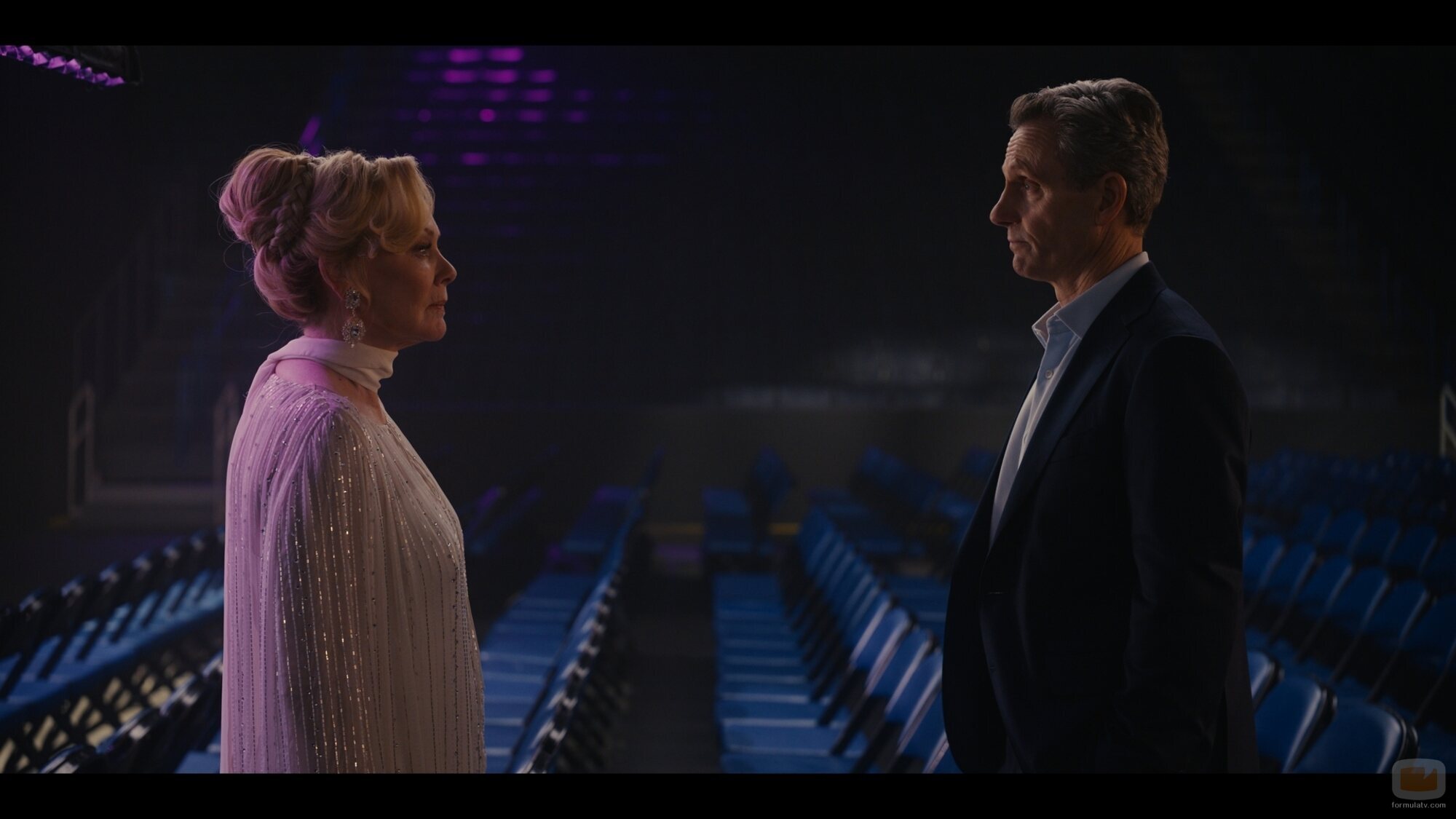 Tony Goldwyn y Jean Smart en el 5x09 de 'Hacks'
