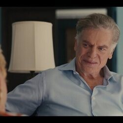 Christopher McDonald en 'El Madison' de 'Hacks'