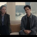 Paul W. Downs y Hannah Einbinder en Capítulo 9 titulado 'El Madison' de 'Hacks'