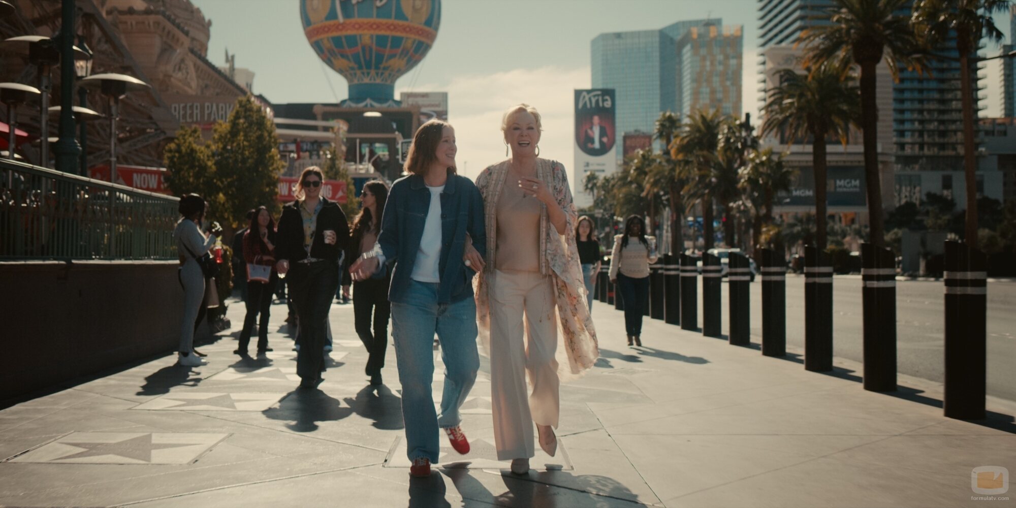 Hannah Einbinder y Jean Smart en el 5x10 de 'Hacks'