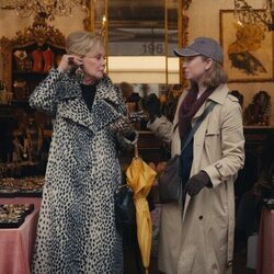 Promocional de Jean Smart y Hannah Einbinder en 5x10 titulado 'Hacks' de 'Hacks'