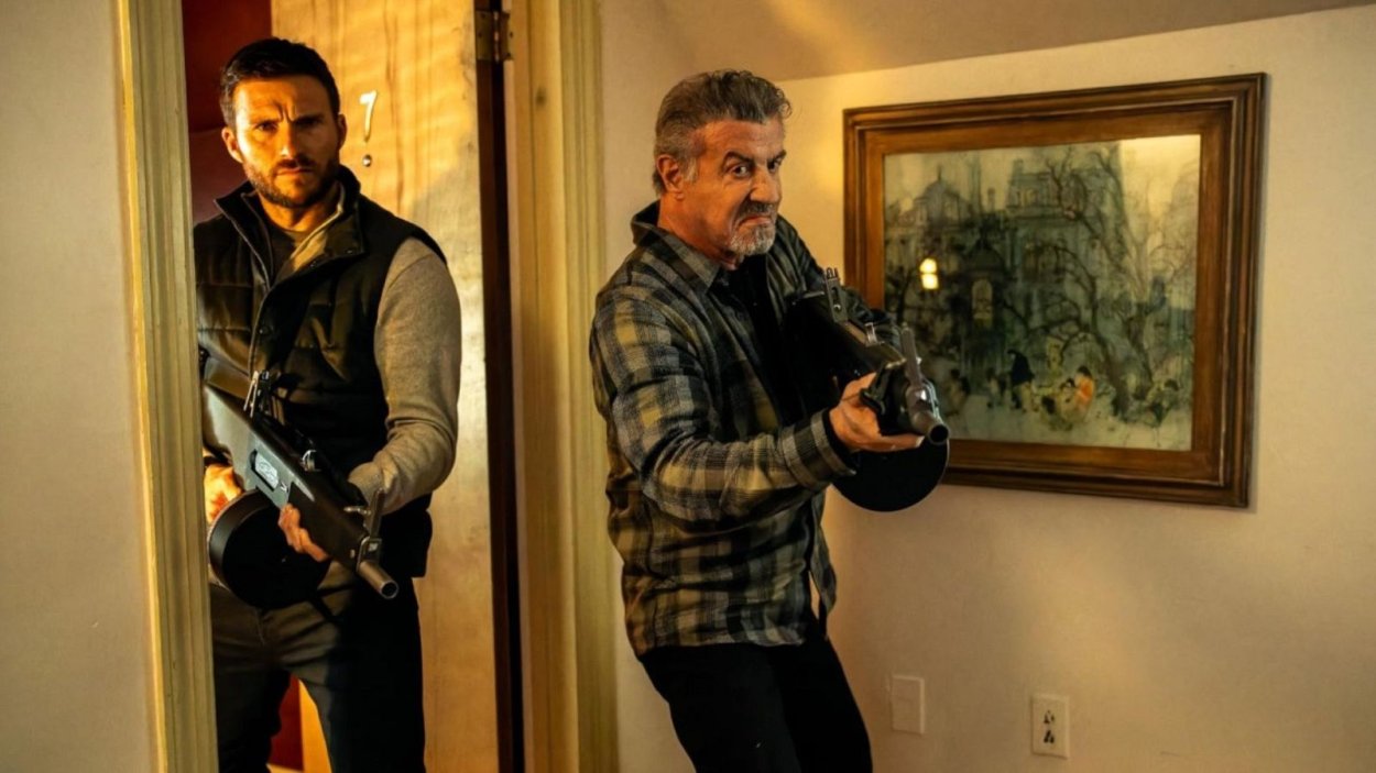 Sylvester Stallone y Scott Eastwood en "Doble espionaje"