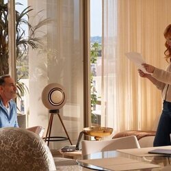Lisa Kudrow y Damian Young en la temporada 3 y el capítulo 01 de 'The Comeback'