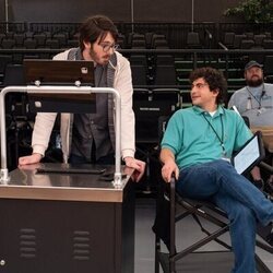 Tony Macht y Julian Stern en 'Valerie enciende una vela' de 'The Comeback'