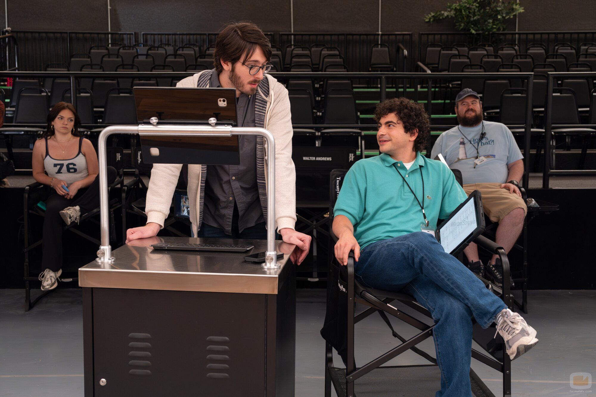 Tony Macht y Julian Stern en 'Valerie enciende una vela' de 'The Comeback'