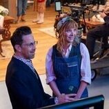 Dan Bucatinsky y Lisa Kudrow en 'Valerie enciende una vela' de 'The Comeback'