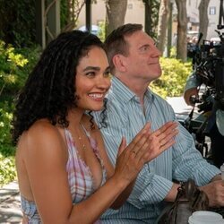 Tim Bagley y Brittany O'Grady en 3x05 titulado 'Valerie enciende una vela' de 'The Comeback'
