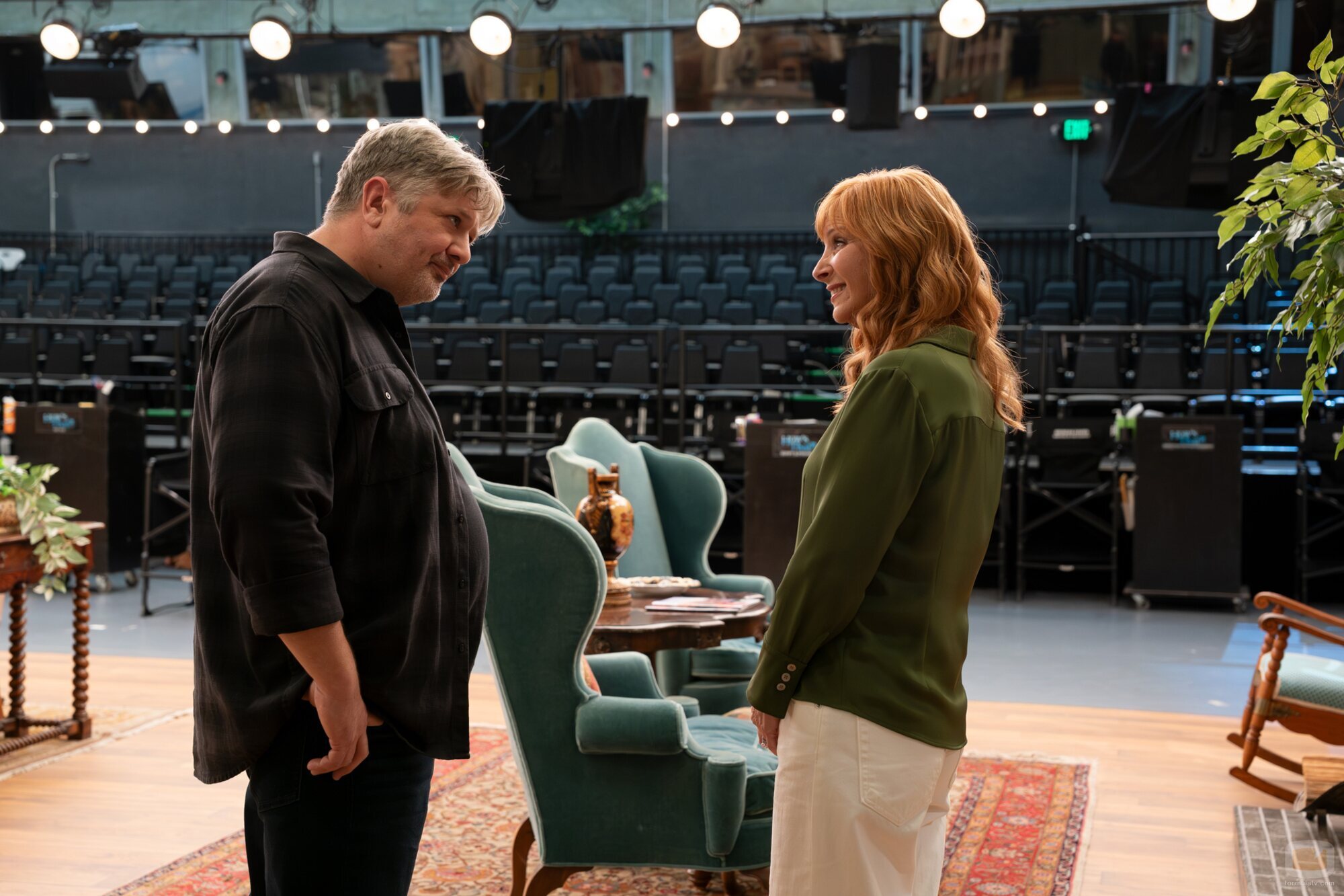 Lance Barber y Lisa Kudrow en el 3x05 de 'The Comeback'