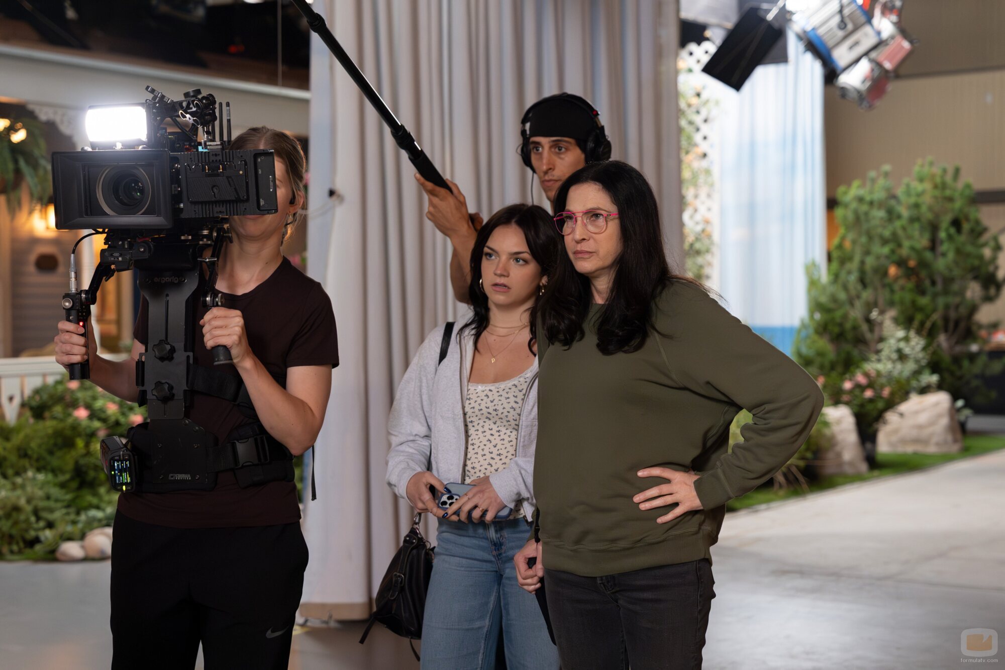 Ella Stiller y Laura Silverman en 'Valerie enciende una vela' de 'The Comeback'