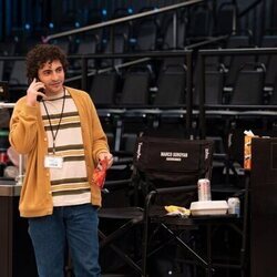 Momento de Tony Macht en 3x05 'Valerie enciende una vela' de 'The Comeback'