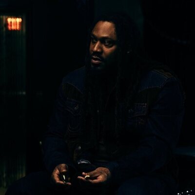 Marshawn Lynch en 'Confiamos en Dios' de 'Euphoria'
