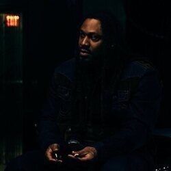 Marshawn Lynch en 'Confiamos en Dios' de 'Euphoria'
