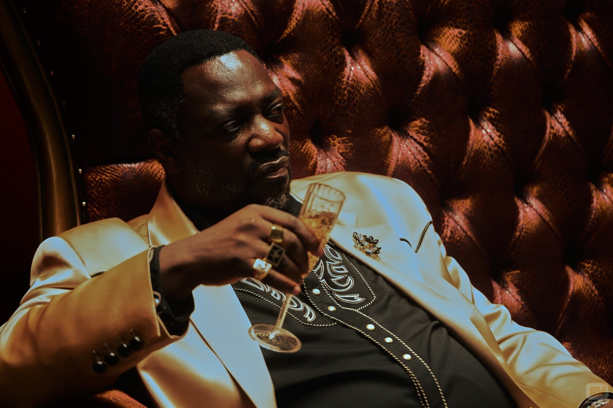 Adewale Akinnuoye-Agbaje en 3x08 'Confiamos en Dios' de 'Euphoria'