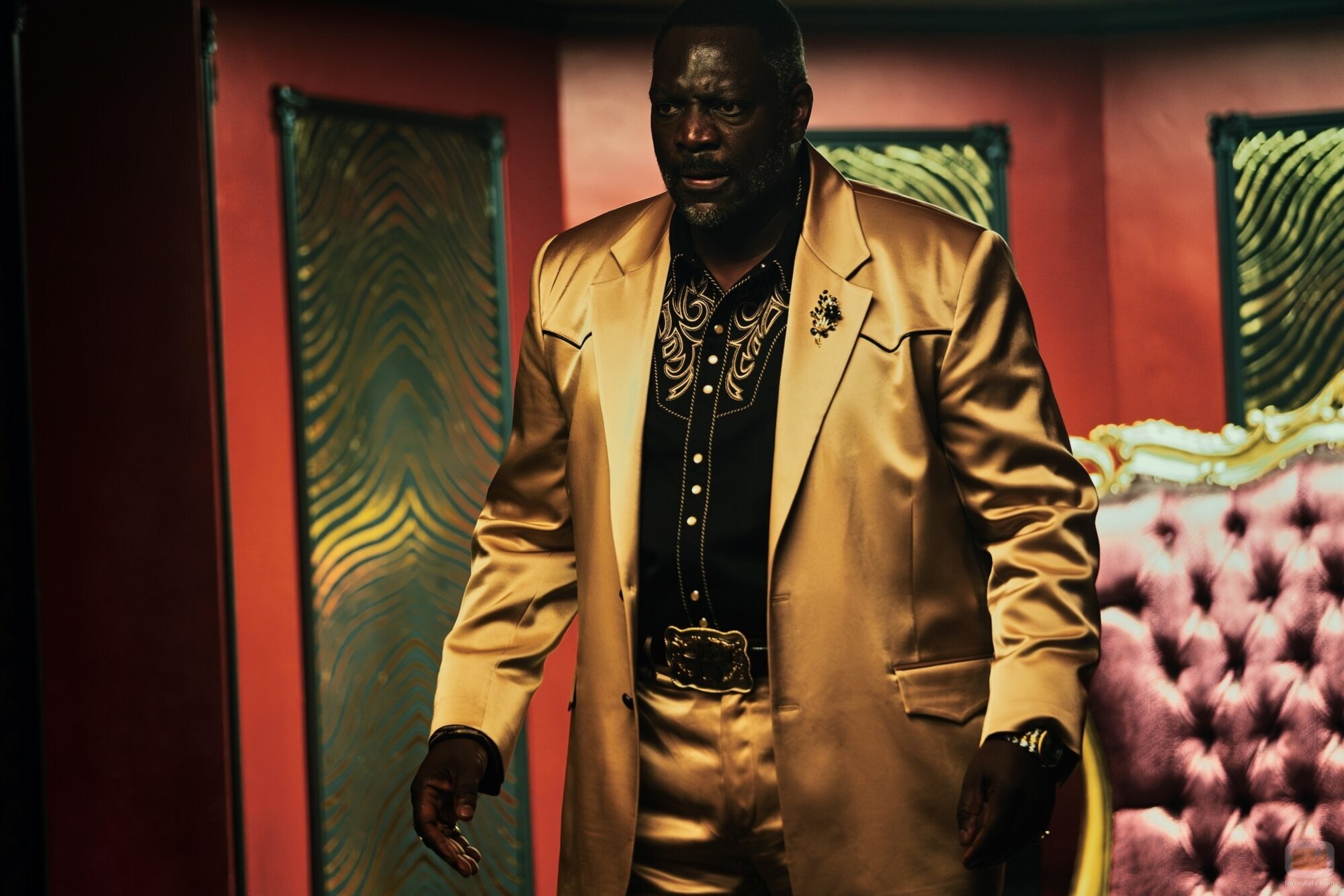 Adewale Akinnuoye-Agbaje en 'Confiamos en Dios' de 'Euphoria'