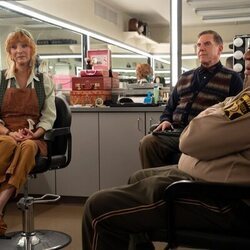 Lisa Kudrow y Tim Bagley en el 3x06 de 'The Comeback'