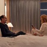 Lisa Kudrow y Damian Young en la temporada 3 y el capítulo 08 de 'The Comeback'