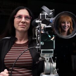 Laura Silverman y Lisa Kudrow en el 3x08 de 'The Comeback'
