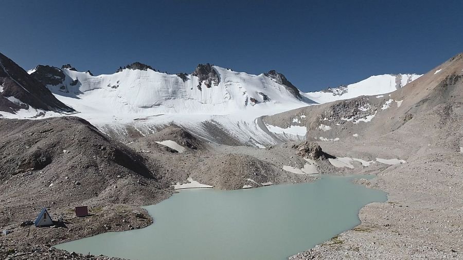 Imagen de un glaciar en Kirguistán en "Salvar los glaciares"