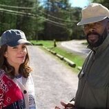 Colman Domingo y Tina Fey en el 2x01 de 'The Four Seasons'