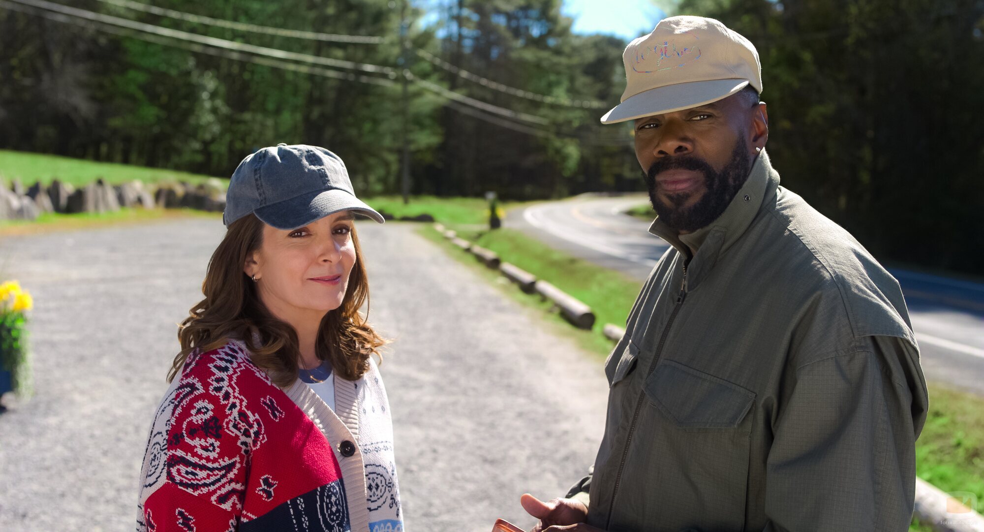 Colman Domingo y Tina Fey en el 2x01 de 'The Four Seasons'