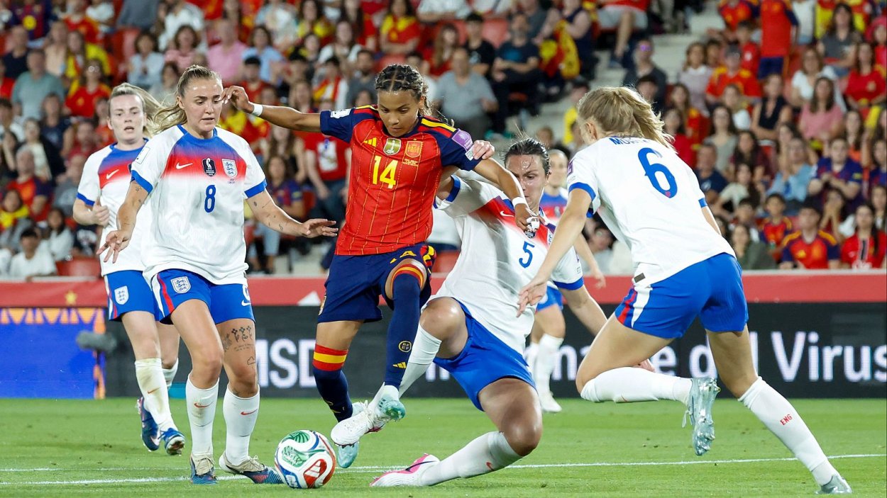 España venció a Inglaterra por 4-0 en la clasificación del mundial femenino
