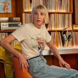 Kerri Kenney en 'Motel pintoresco' de 'The Four Seasons'