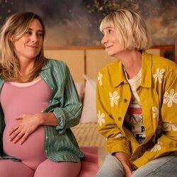 Erika Henningsen y Kerri Kenney en 2x02 titulado 'Motel pintoresco' de 'Las cuatro estaciones'