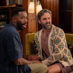 Colman Domingo y Marco Calvani en el 2x02 de 'The Four Seasons'
