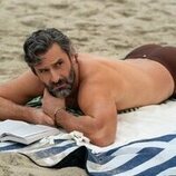 Marco Calvani en 2x03 'En la playa' de 'Las cuatro estaciones'
