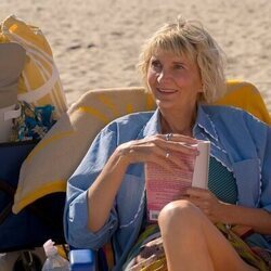 Still de Kerri Kenney en 2x04 'En el paseo marítimo' de 'Las cuatro estaciones'