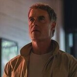 Murray Bartlett en 1x03 'El eurotúnel' de 'Satisfacción garantizada'