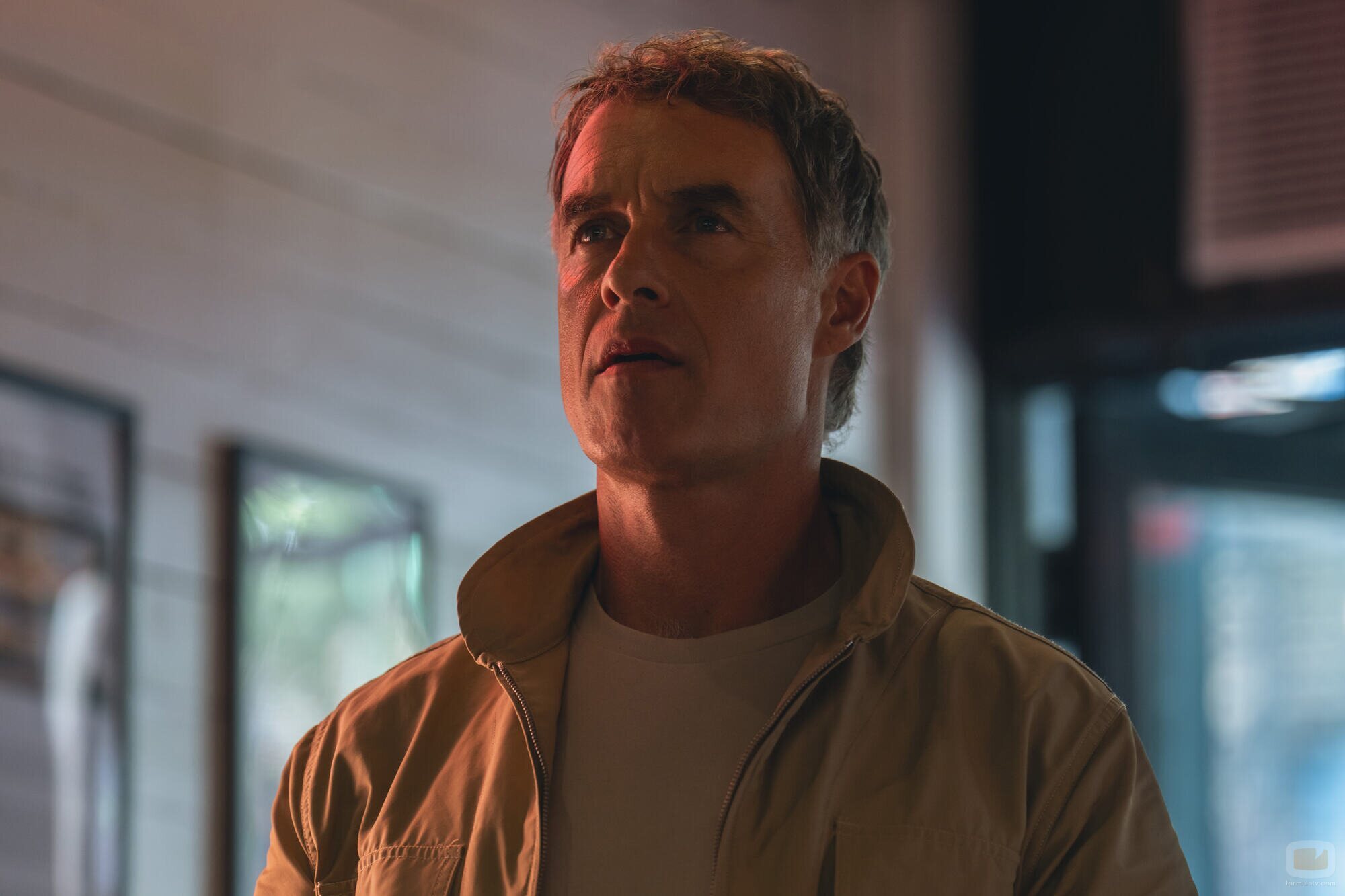 Murray Bartlett en 1x03 'El eurotúnel' de 'Satisfacción garantizada'