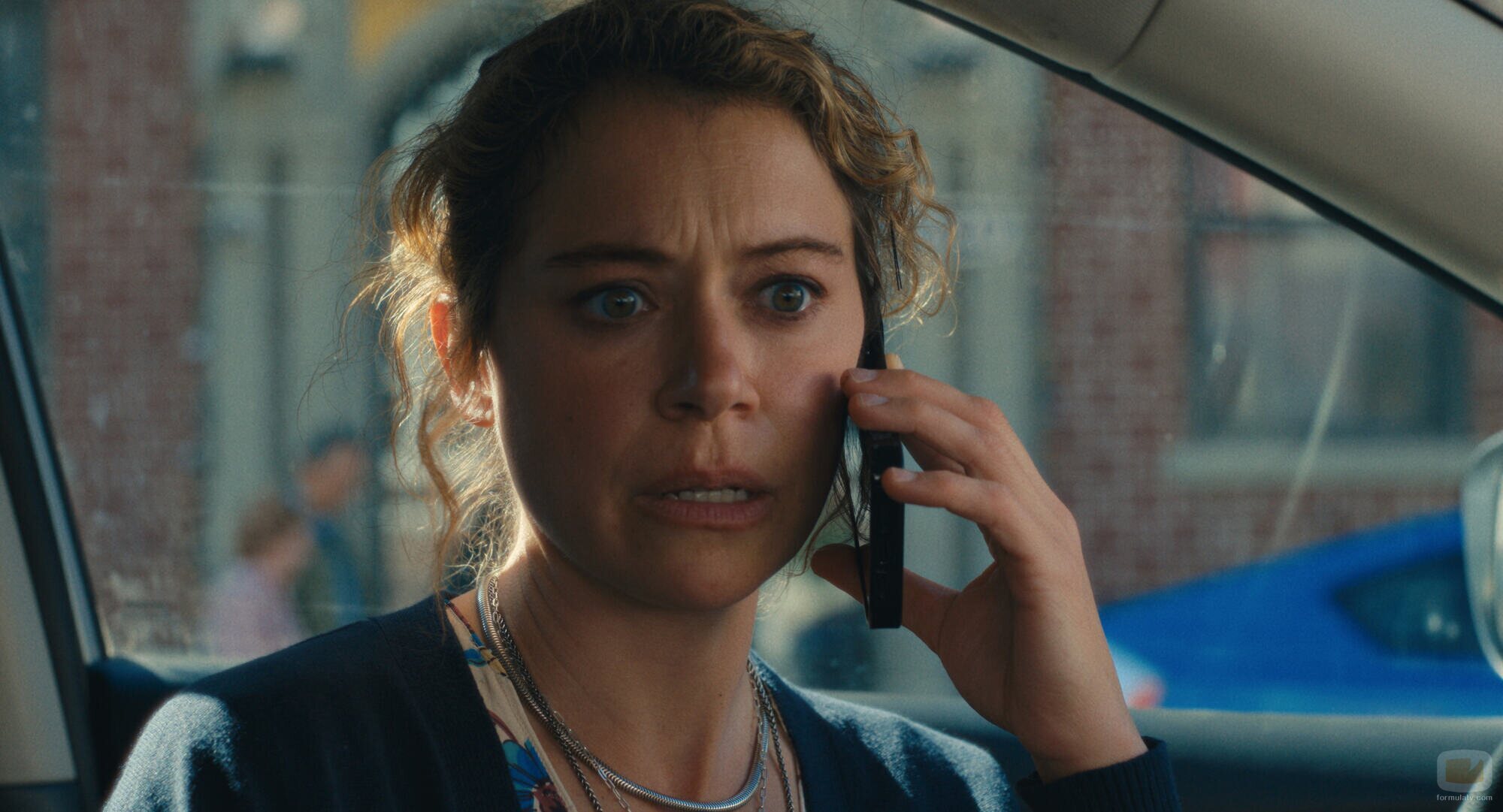 Tatiana Maslany en 1x03 titulado 'El eurotúnel' de 'Satisfacción garantizada'
