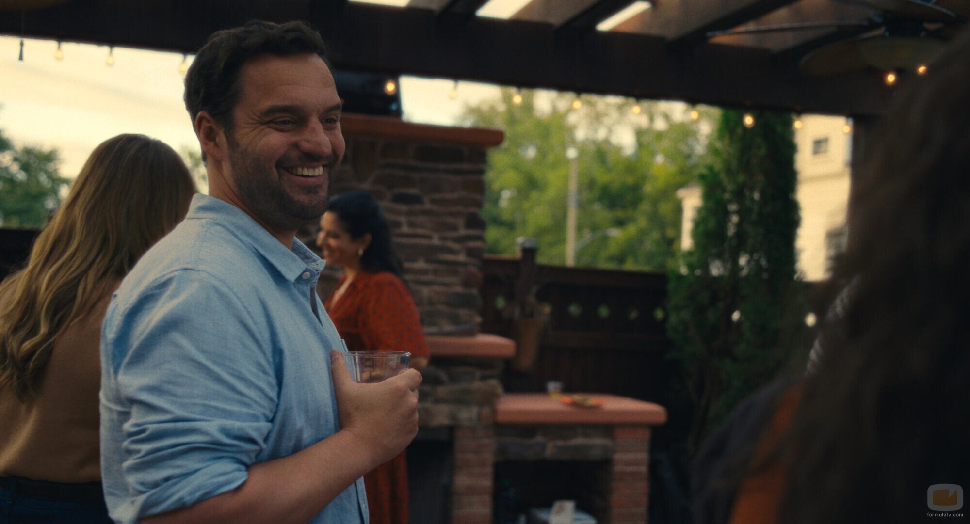 Jake Johnson en 1x04 titulado 'Pasas' de 'Satisfacción garantizada'
