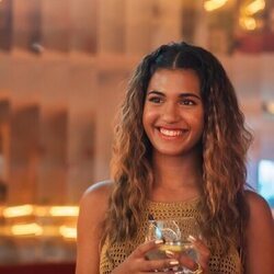 Amanda Palomino en 1x03 'Episodio #1.3' de 'Oasis'