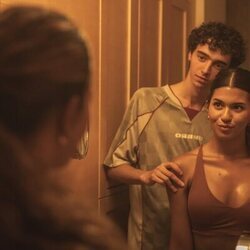 Amanda Palomino en el 1x04 de 'Oasis'